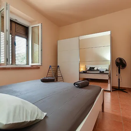 2334 Apartamento