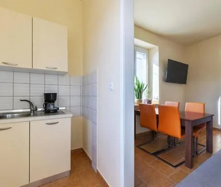 2334 Apartamento Koromačno