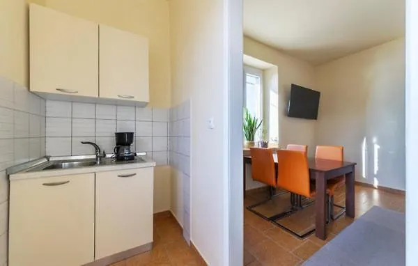 2334 Apartman Koromacno